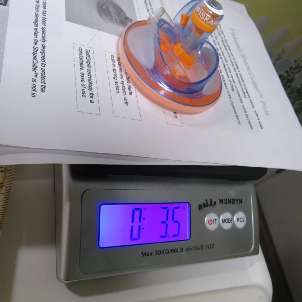 FISKARS Shape Cutter “ULTRA SHAPE XPRESS” gently used